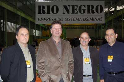 Renato Paiva gerente de obras da Pinese Paulo Pinese Vieira Jose Carlos Novaes gerente de obras da Usiminas e Adenides de Matos diretor da Usiparts